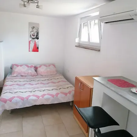 Soba Sanja Apartman *